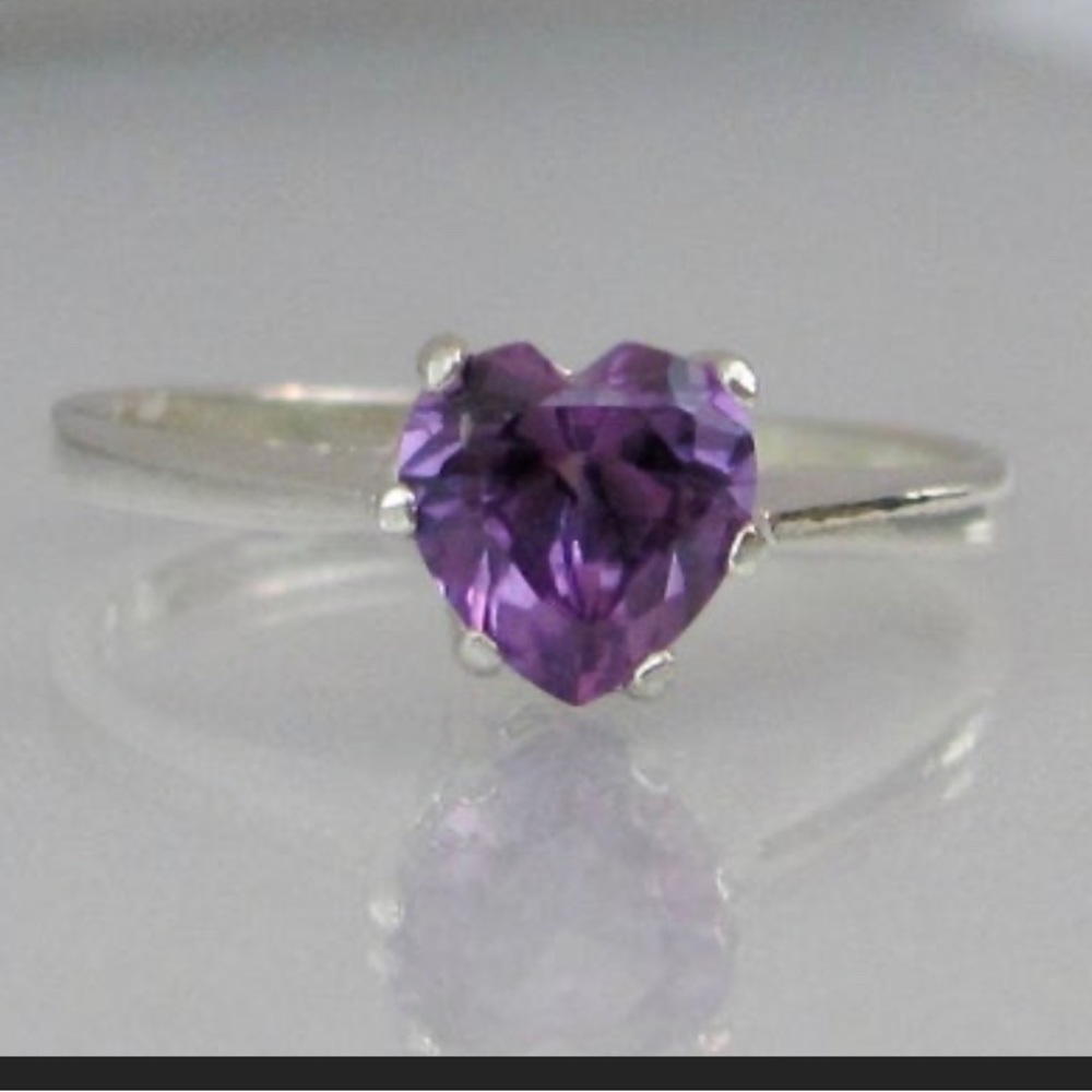 Alexandrite heart ring